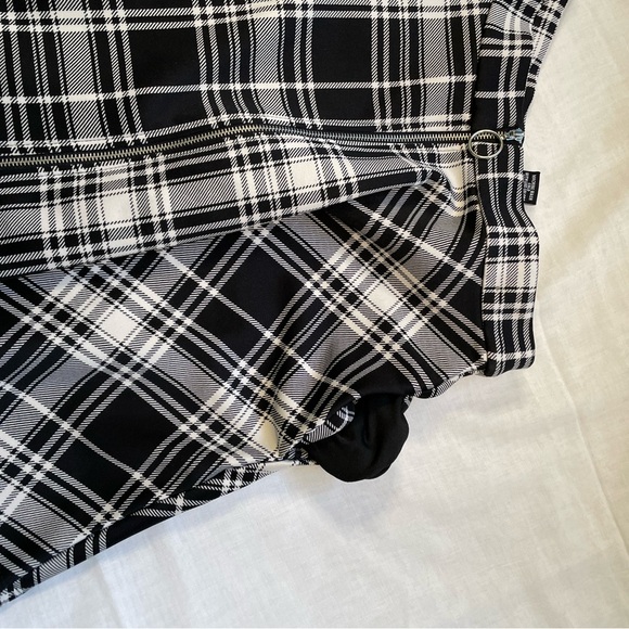 Hot topic plaid zip up skater skirt with pockets - Picture 4 of 4